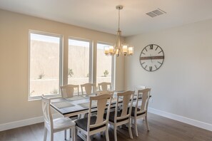 House, Multiple Beds (Fairway to Heaven) | Dining
