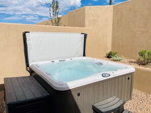 House, Multiple Beds (Fairway to Heaven) | Outdoor spa tub