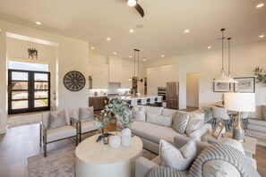 Living area - The 19th Hole at The Ledges (St. George)