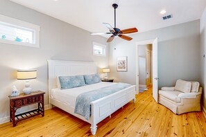 3 bedrooms, internet, bed sheets - Beautiful ocean view home with pool, washer/dryer, cable, central AC (Rockport)