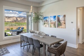 Hus - flera sängar (Oasis On The 9th) | Restauranger