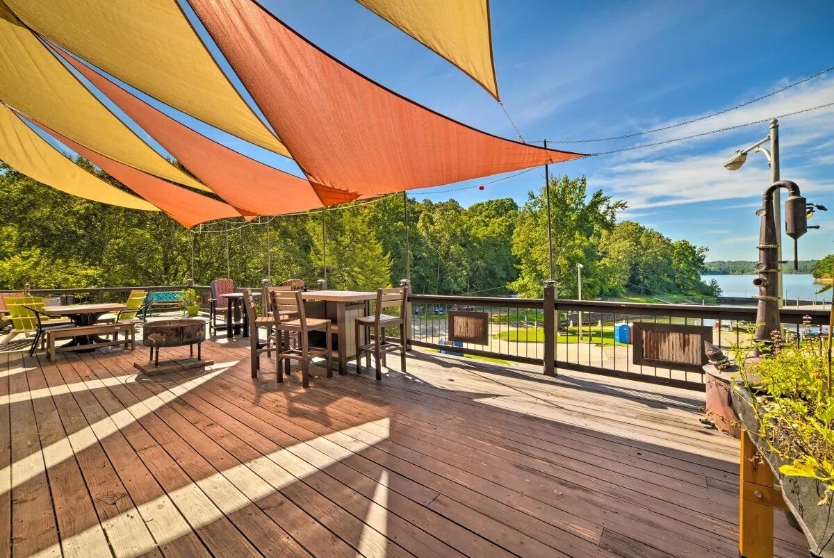 屋外ダイニングエリア