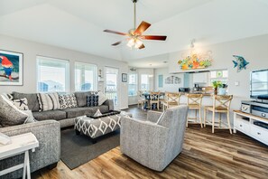 TV - Gulf Views, Large Patio, Fenced & Dog Friendly, Great Neighborhood Amenities (Galveston)