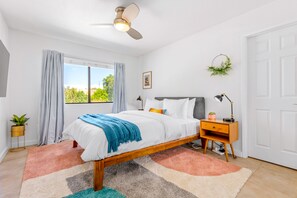 4 bedrooms, desk, iron/ironing board, free WiFi