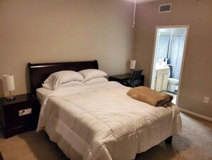 1 habitación, escritorio, tabla de planchar con plancha y wifi gratis 