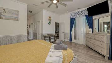 4 bedrooms, iron/ironing board, free WiFi