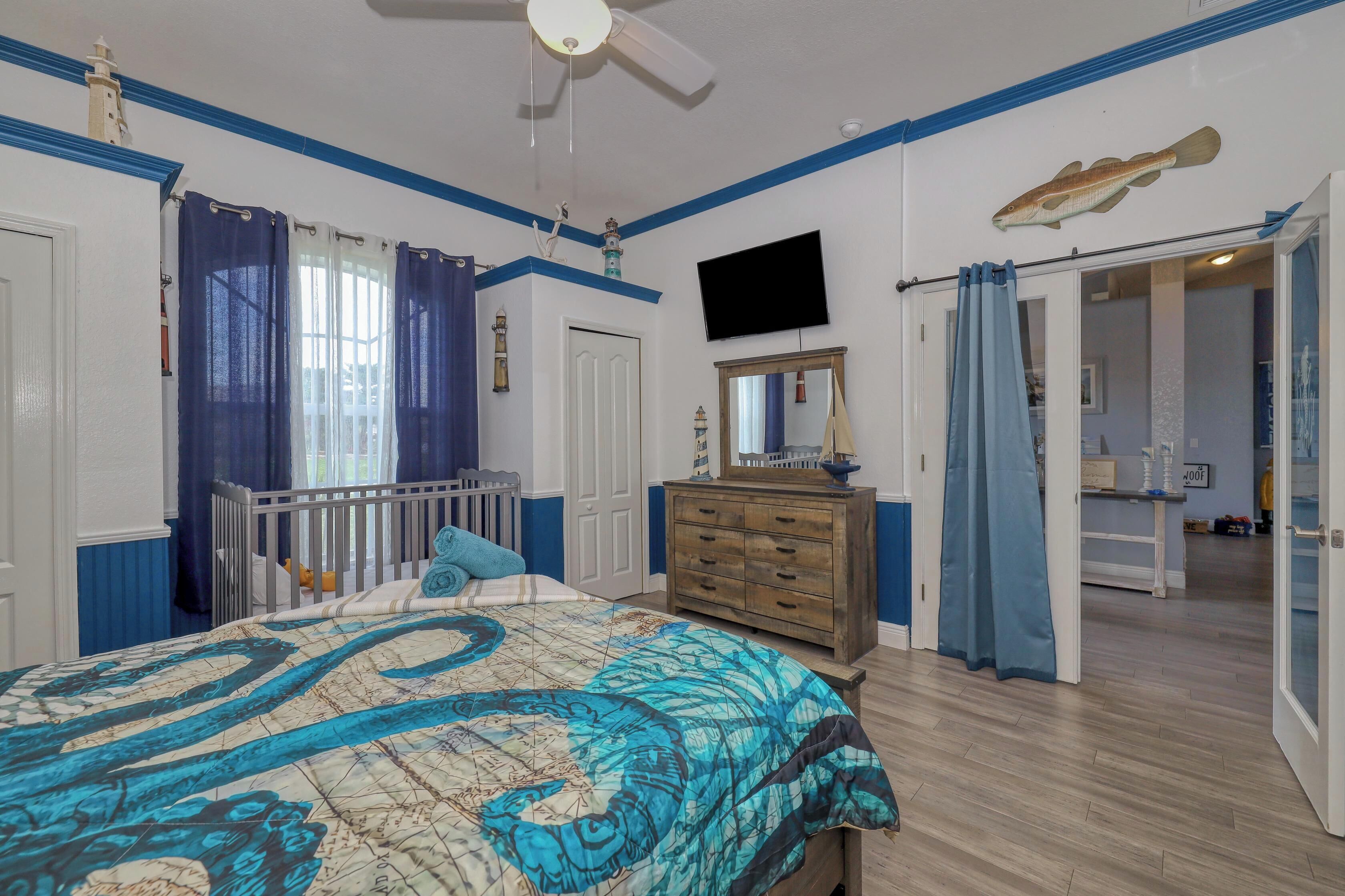 4 bedrooms, in-room safe, desk, iron/ironing board
