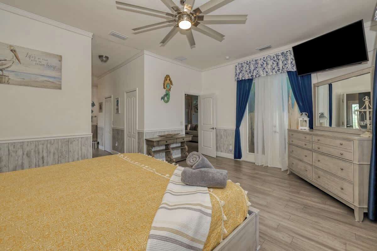 4 室のベッドルーム、アイロン / アイロン台、WiFi (無料)