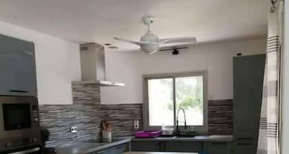 5 minutes from the beach. House with veranda + terrace. Ideal for families