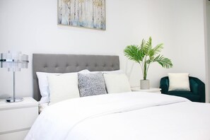 Apartment, Multiple Beds | 3 bedrooms, iron/ironing board, free WiFi, bed sheets - Guthrum Place 3bedroom Luxury Apt Royal Wharf Dock (London)