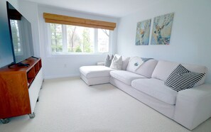 TV connectée, cheminée, Netflix, Hulu