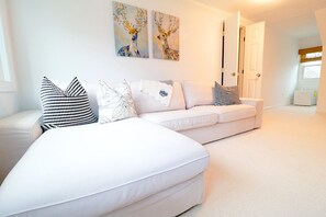 Smart TV, chimenea, Netflix y Hulu 