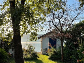 Property grounds - Vacation apartment Idylle am See - Idyllic on the island with balcony directly on the lake (Lindau)