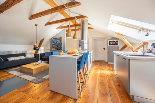 Komfortable Ferienwohnung Hafen Zwei mit Blick Aufs Meer und Blick auf See