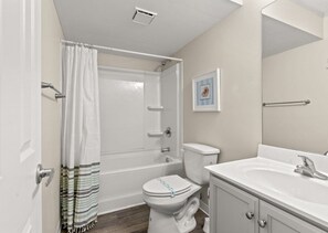 Combined shower/tub