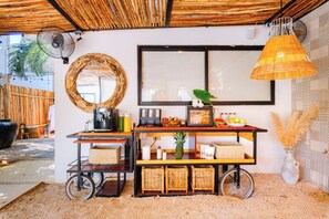 Breakfast area