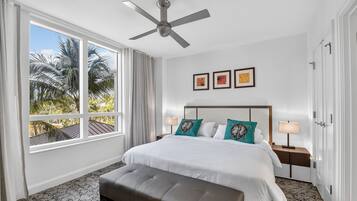 1 chambre, bureau, fer et planche Ă repasser, draps fournis