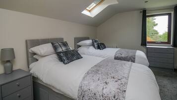 2 bedrooms, individually decorated, individually furnished, free WiFi