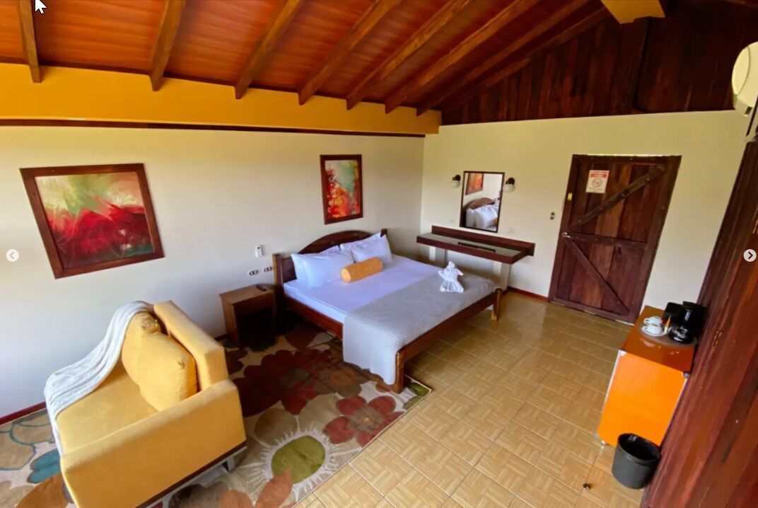 Premium bedding, individually decorated, laptop workspace, free WiFi