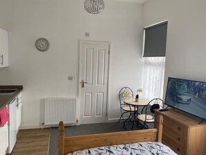 Iron/ironing board, free WiFi, bed sheets - Charming 1-bed Studio in Coventry (Coventry)