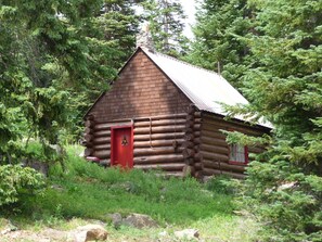Cabin 13 | WiFi, bed sheets - Grand Mesa Lodge (Cedaredge)
