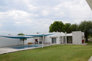 15 piscinas externas