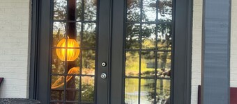 Cozy Lakeside home w beautiful view