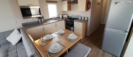 Chalet, Mehrere Betten | Eigene Küche | Kühlschrank, Mikrowelle, Ofen, Herdplatte