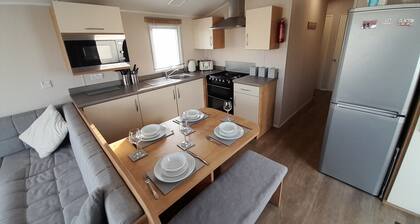 Beautiful 3 Bed Caravan in Walton on the Naze