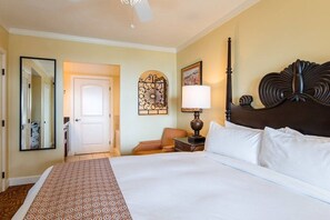 2 bedrooms, iron/ironing board, travel crib, free WiFi - An oceanfront resort - private beach and spectacular views! (St Thomas)