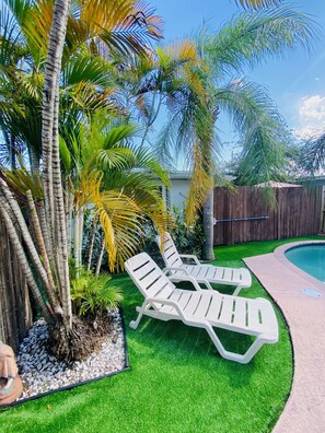 Pool - Pool View1BR 1BA. Cozy and Clean. Near beach. (Wilton Manors)