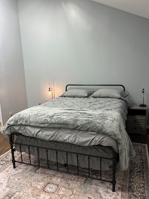 3 bedrooms, WiFi, bed sheets, wheelchair access