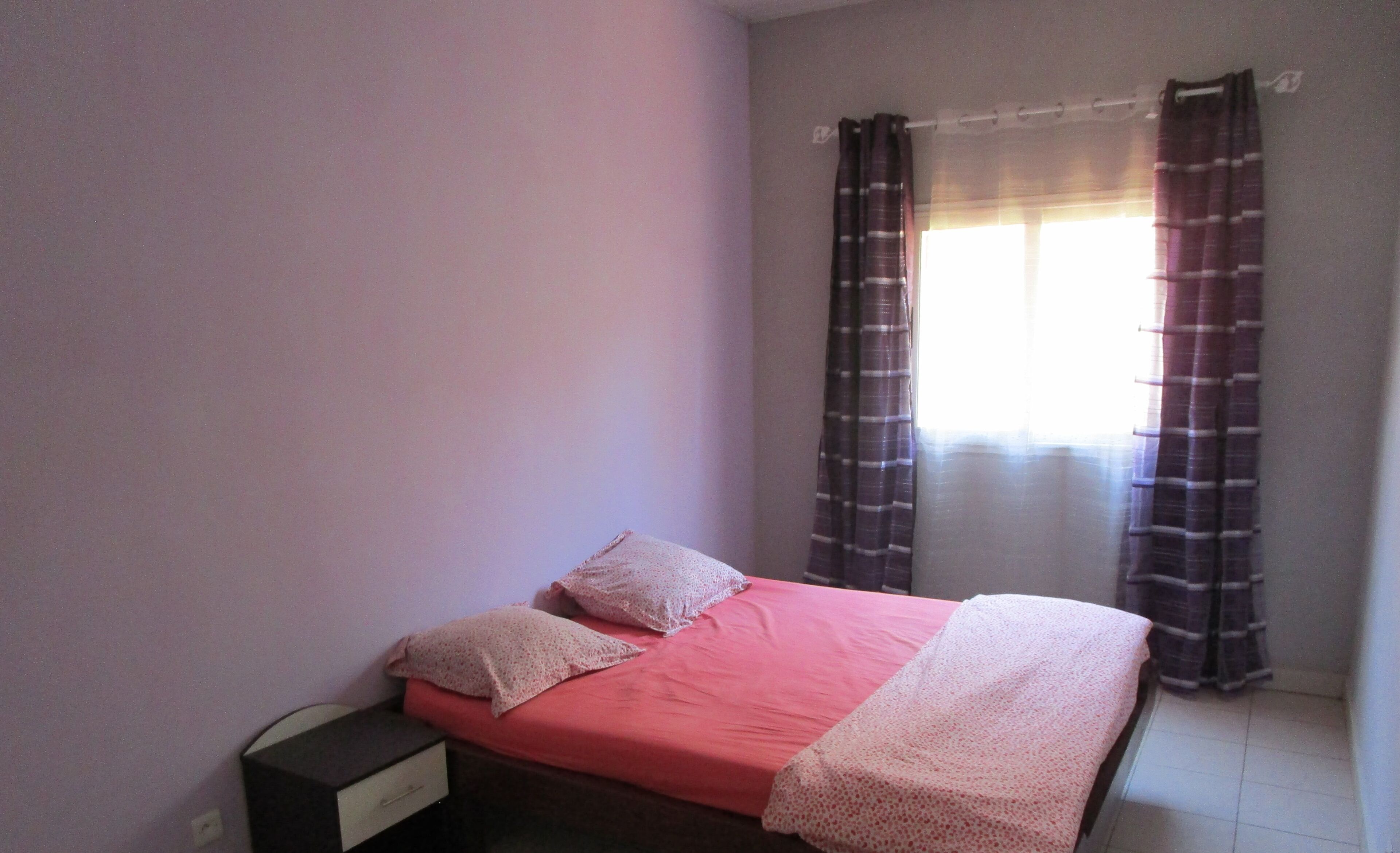 4 habitaciones, tabla de planchar con plancha y wifi gratis 