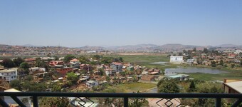 Villa with panoramic view, swimming pool and gym