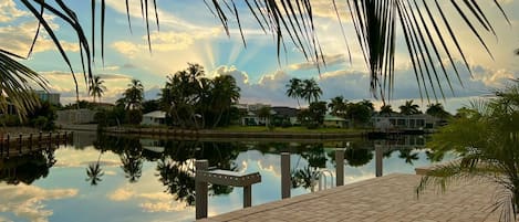 室外游泳池,恒温泳池