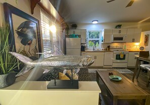 Fridge, microwave, oven, stovetop - Spacious & refreshing, The Mango Cottage: Near the beach & all things S. FL! (Pompano Beach)