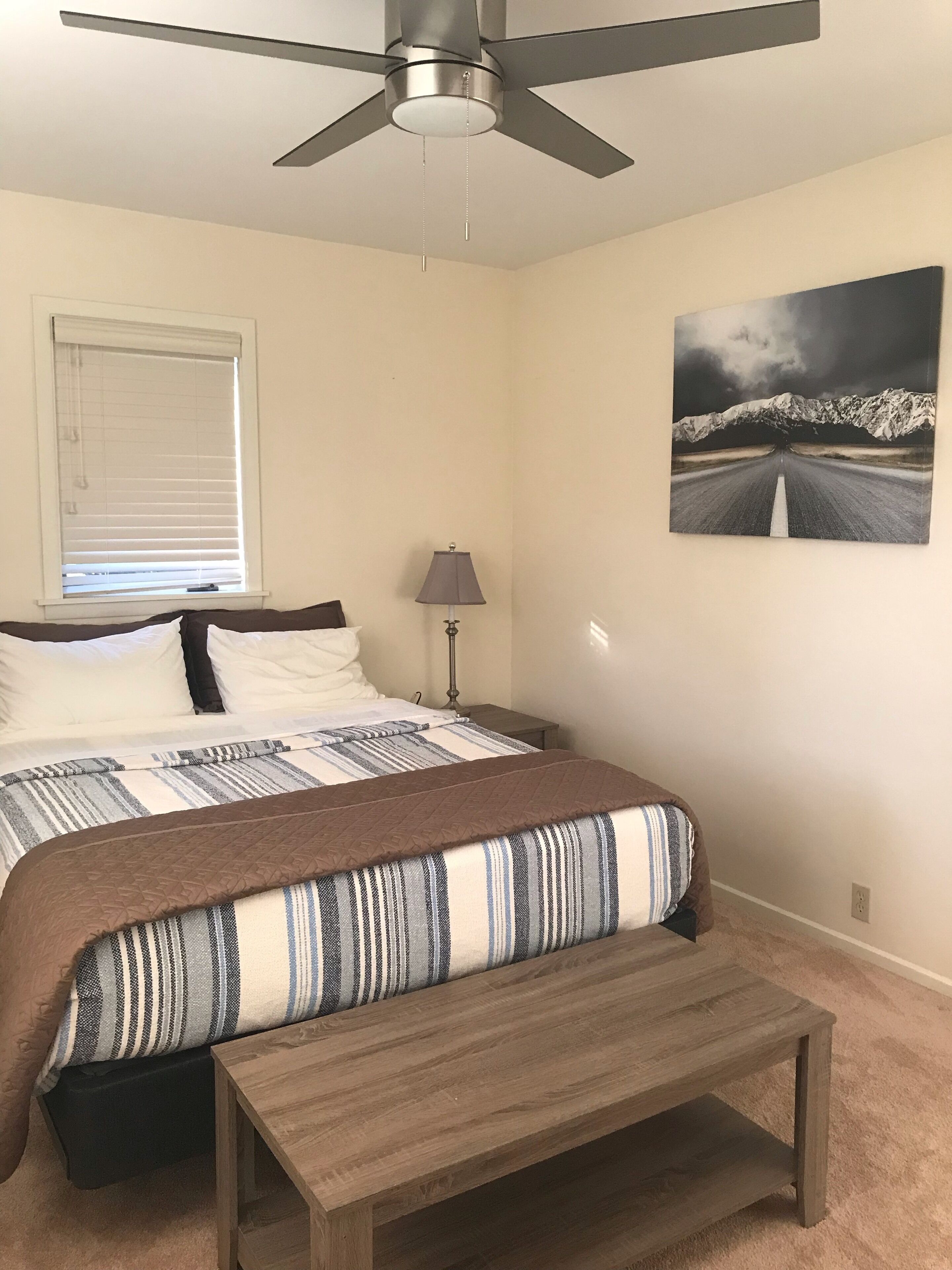 3 bedrooms, desk, iron/ironing board, free WiFi