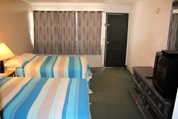 Free WiFi, bed sheets - Motel #12 at Lynnhurst Resort - Jet Ski Rentals on Site!! (Murray)
