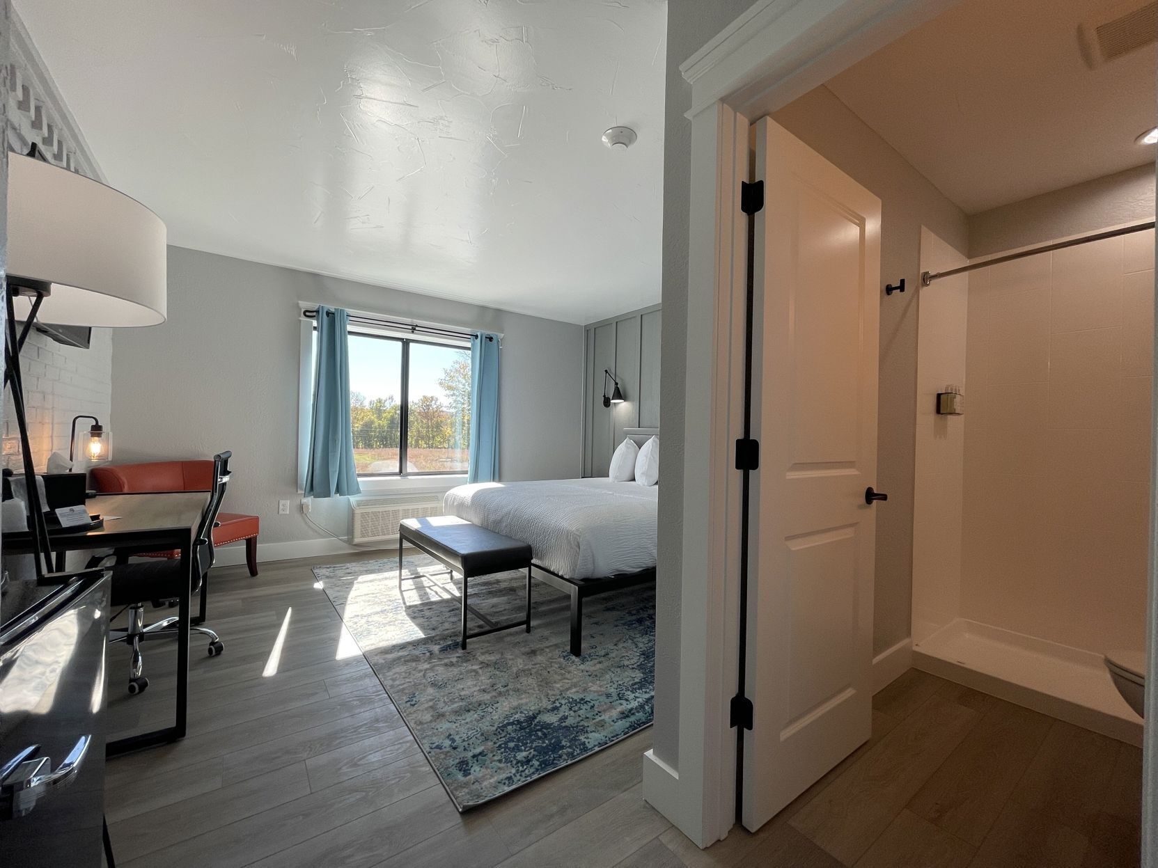 Soundproofing, iron/ironing board, free WiFi, bed sheets