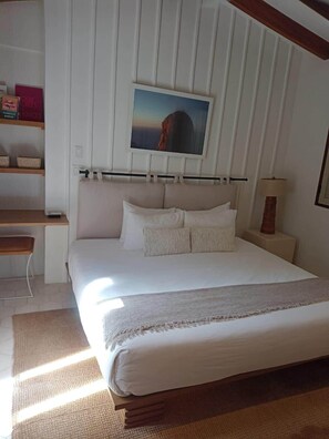 3 bedrooms, iron/ironing board, travel cot, free WiFi