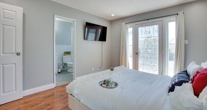 Las Vegas Retreat w/ Yard < 5 Mi to Strip!