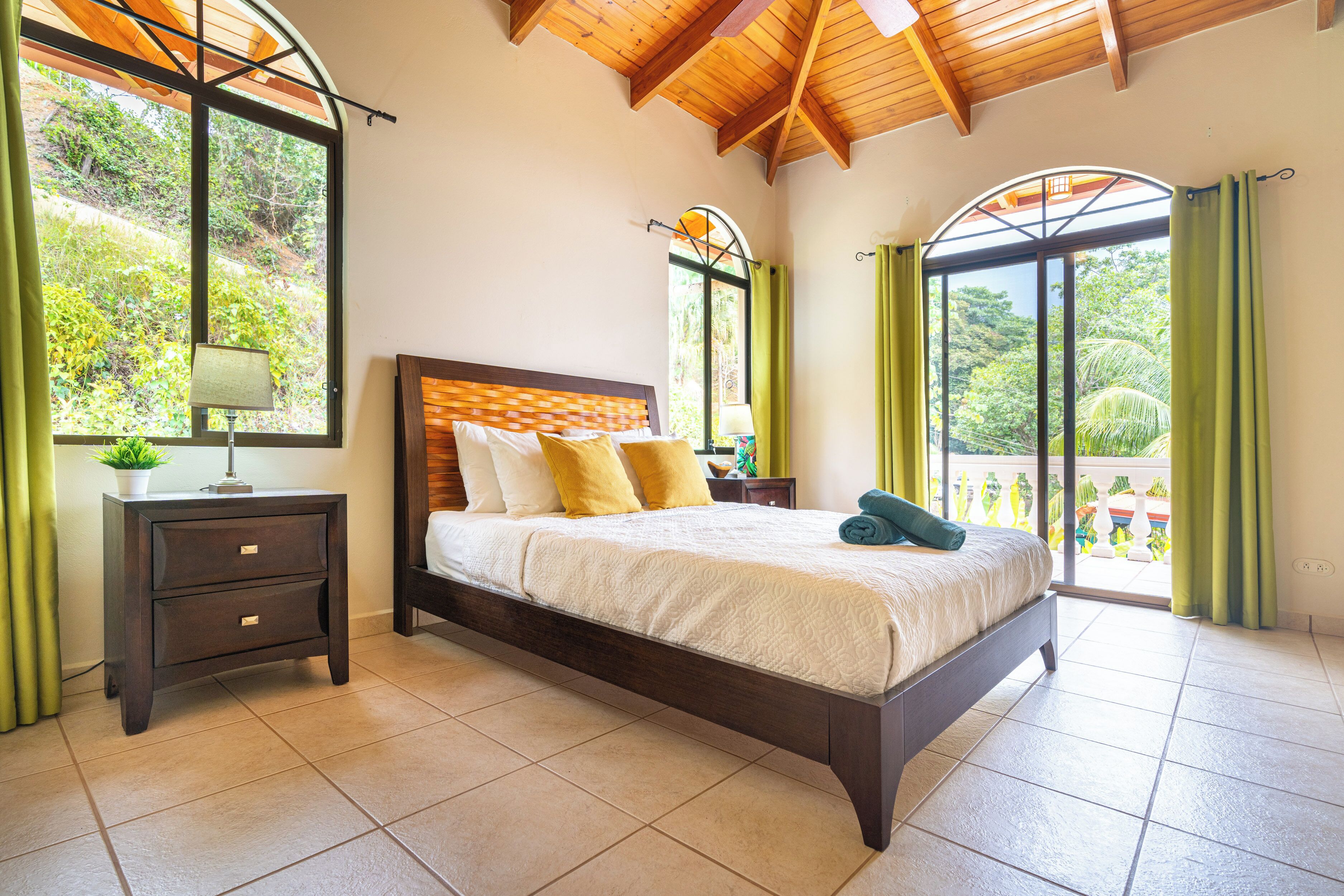 3 bedrooms, desk, free WiFi, bed sheets