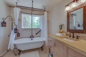 花灑/浴缸組合、環保梳洗用品、風筒、提供毛巾