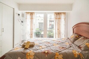 3 habitaciones, caja de seguridad en la habitación y escritorio 