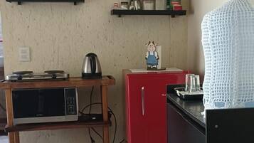 Premium Suite, Garden View | Private kitchen