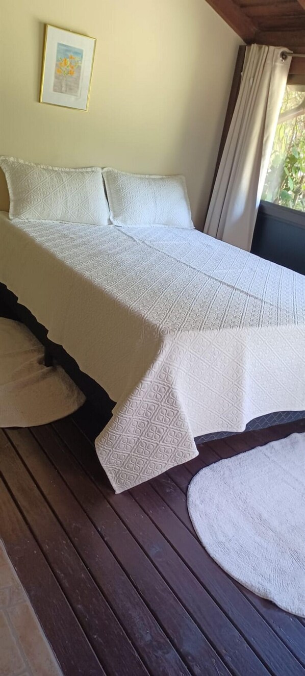Suite Premium, vue jardin | Draps en coton égyptien, literie de qualité supérieure