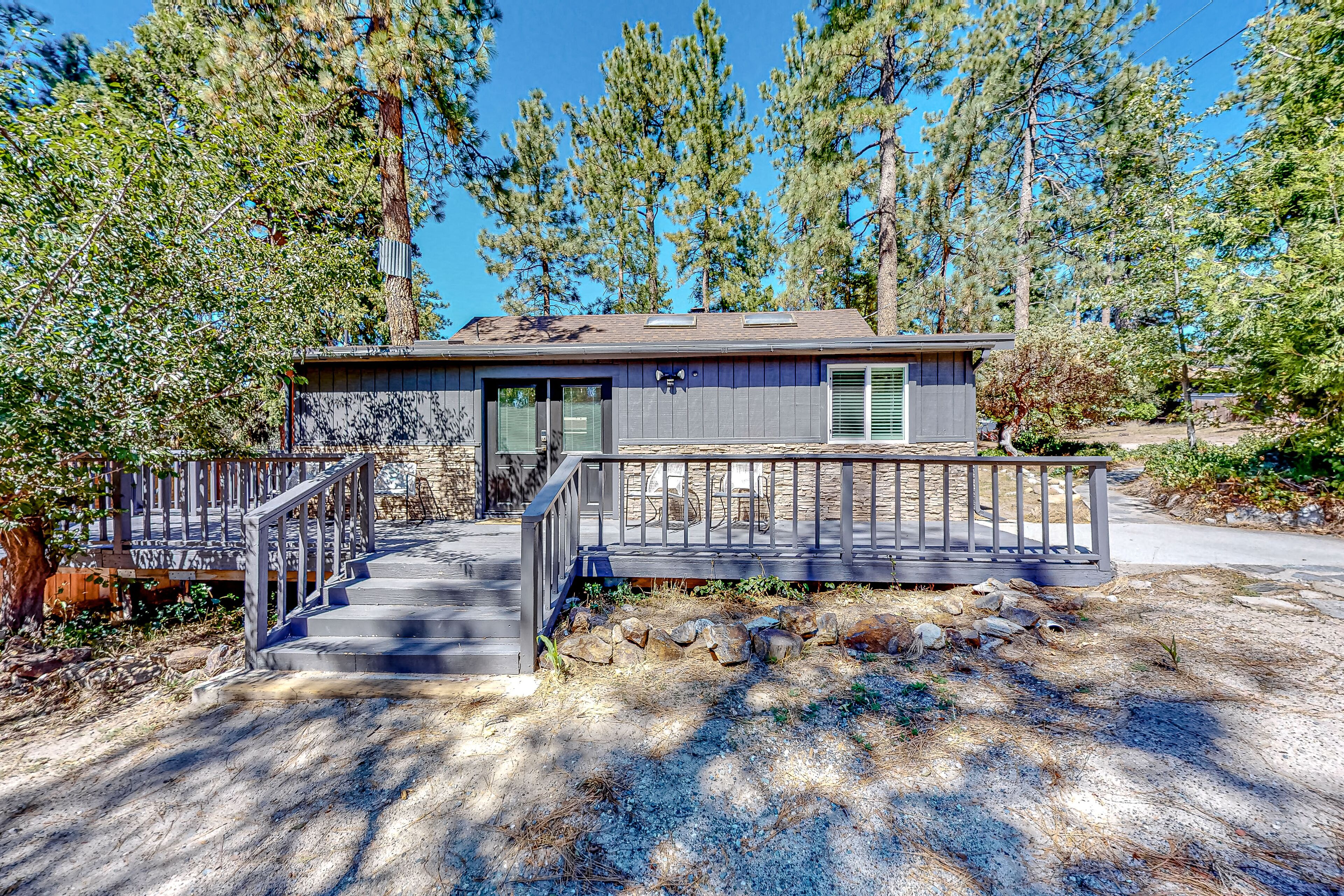 Dog-friendly, renovated home with fireplace & amazing deck - walk into town