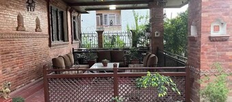 Makach House, Condo With Beautiful Garden