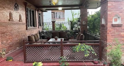 Makach House, Condo With Beautiful Garden