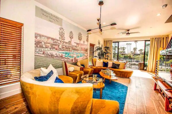 Interior - 3 bedroom 1.5 million dollar townhome in the Heart of Old Town Scottsdale (Scottsdale)